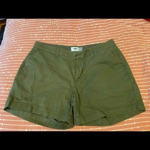 Green khaki shorts size 8